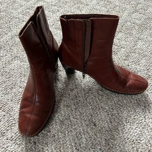 Women’s size 39 Pikolinos boots in a rich mahogany leather.